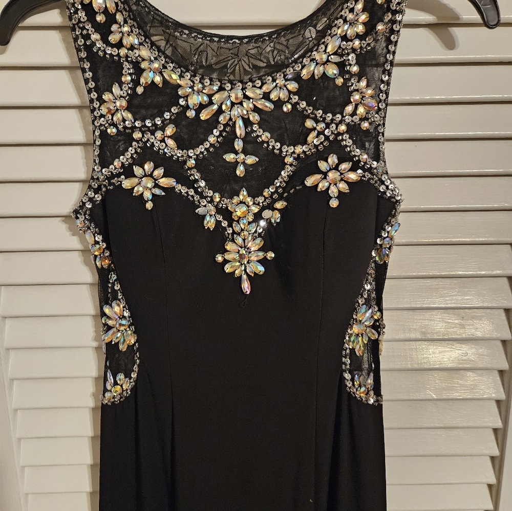 Betsy & Adam Elegant Vintage Black beaded gown size 4- so stunning